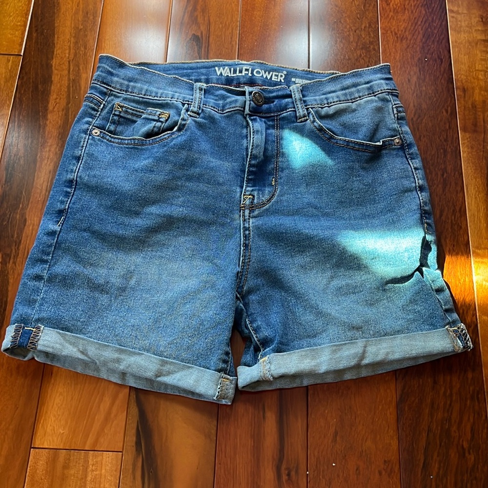WALLFLOWER Jean Shorts Size 5 (Juniors)